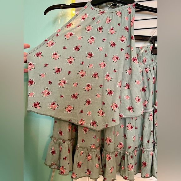 Women’s Blue Jasmine Floral Halter Smocked Tank Top and Smocked Skirt Set Size L - Picture 2 of 16